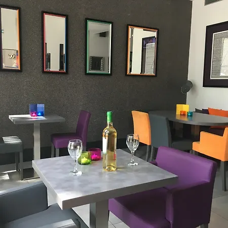 Porte De Versailles Hotel