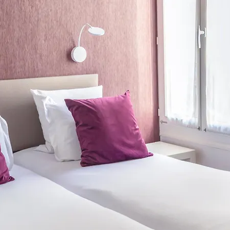 Porte De Versailles Hotell 3*