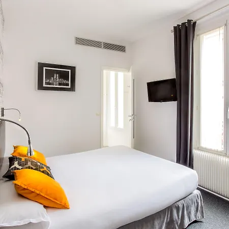 Porte De Versailles Hotel 3*