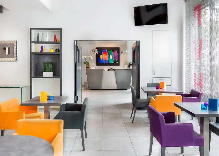 Porte De Versailles 3*