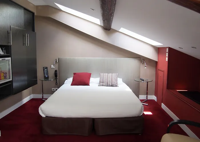 Porte De Versailles 3*