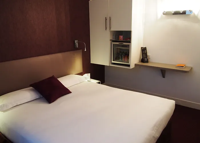 Отель Porte De Versailles