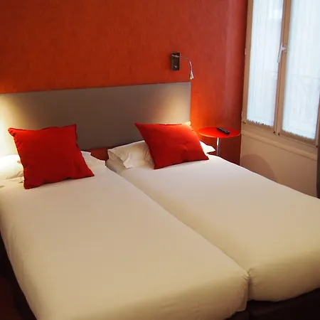 Porte De Versailles Hotel 3*
